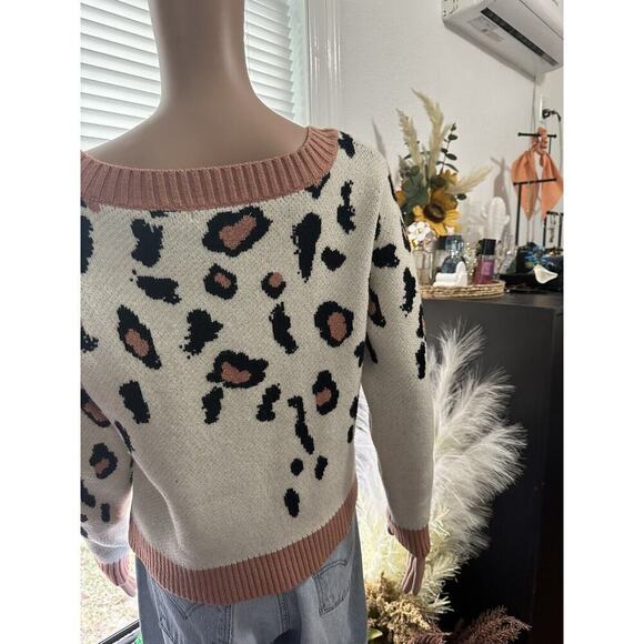 Leopard Print Sweater Cozy Casual Size Small Medium - Picture 3 of 4